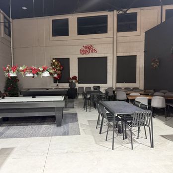 The Varsity Club - Pool tables - Bars Near Me - Ventura, California The Varsity Club - Pool tables - Bars Near Me - Ventura, California