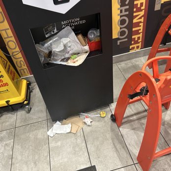 McDonald's - Trash - Fast Food Near Me - Mankato, Minnesota McDonald's - Trash - Fast Food Near Me - Mankato, Minnesota