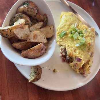 Grove Brunch Cafe - Omelet - Breakfast & Brunch Near Me - El Paso, Texas