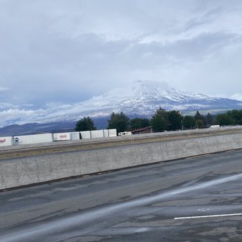 Weed Rest Stop - Rest Stops Near Me - Weed, California