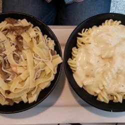 Cervecería Cruz Blanca - Zwei Arten Nudeln mit Austernpilz-Garnelen-Sauce sowie Vier-Käse-Sauce