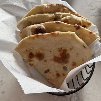 Kinaara - Garlic Naan - Indian Near Me - Omaha, Nebraska Kinaara - Garlic Naan - Indian Near Me - Omaha, Nebraska