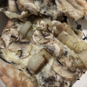 Amore & Farina - Vegan Mushroom Pizza - Pizza Near Me - Miami, Florida Amore & Farina - Vegan Mushroom Pizza - Pizza Near Me - Miami, Florida