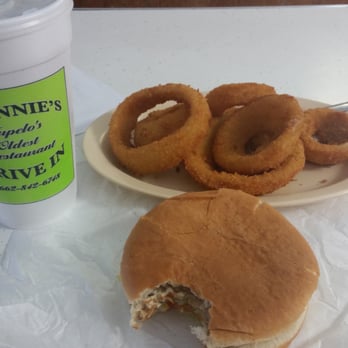 Johnnie's Drive In - Barbeque Near Me - Tupelo, Mississippi Johnnie's Drive In - Barbeque Near Me - Tupelo, Mississippi
