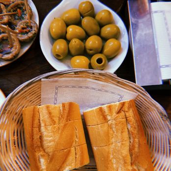 El Mesón del Champiñón - Olives and bread - Spanish Near Me - Madrid, M El Mesón del Champiñón - Olives and bread - Spanish Near Me - Madrid, M