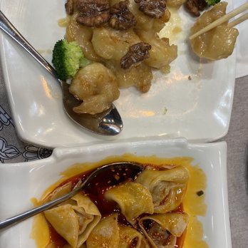 China Queen - D9 Pork Wonton W/ Chili Sauce S6 Honey Walnut Shrimp - Chinese Near Me - Carrollton, Texas China Queen - D9 Pork Wonton W/ Chili Sauce S6 Honey Walnut Shrimp - Chinese Near Me - Carrollton, Texas