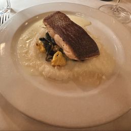 Wild Pacific Skin-On Salmon (Medium-Rare) Wild Pacific Skin-On Salmon (Medium-Rare)