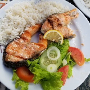 O Conquistador - Salmon - Portuguese Near Me - Óbidos, 10