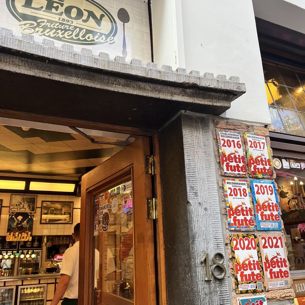 Chez Léon - Entrance - Belgian Near Me - Brussels, BRU Chez Léon - Entrance - Belgian Near Me - Brussels, BRU
