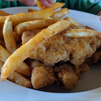Tsillan Cellars - Kid's chicken strips and fries - Wineries Near Me - Chelan, Washington Tsillan Cellars - Kid's chicken strips and fries - Wineries Near Me - Chelan, Washington