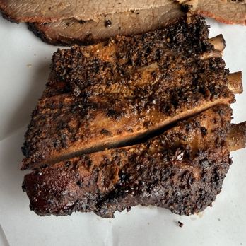 Barbecue Station - Ribs & Brisket. With bread. - Barbeque Near Me - San Antonio, Texas