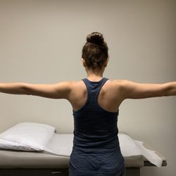 LA Alternative Medical Center - Initially, this patient had trouble with moving their neck and stretching out their shoulders.