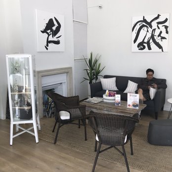 Knauer Pianos - Tarzana - Waiting area for people waiting for lessons. - Piano Services Near Me - Tarzana, California Knauer Pianos - Tarzana - Waiting area for people waiting for lessons. - Piano Services Near Me - Tarzana, California