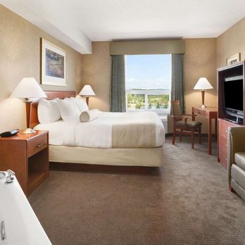 Days Inn Cochrane - Suite - Hotels Near Me - Cochrane, Alberta