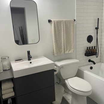 Mako Renovation - Floor tile, toilet install, tub install, tub surround, floating vanity assembly and install, tub fixture install. - General Contractors Near Me - Chicago, Illinois