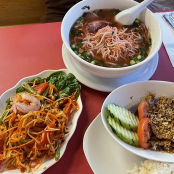 Original Thai Restaurant - bowls of food on a table - Thai Near Me - Sparks, Nevada Original Thai Restaurant - bowls of food on a table - Thai Near Me - Sparks, Nevada