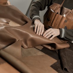 Leather Cargo - Beautiful leather bags at great prices. They are quality and style and most importantly durable and functional. Leather bags for you