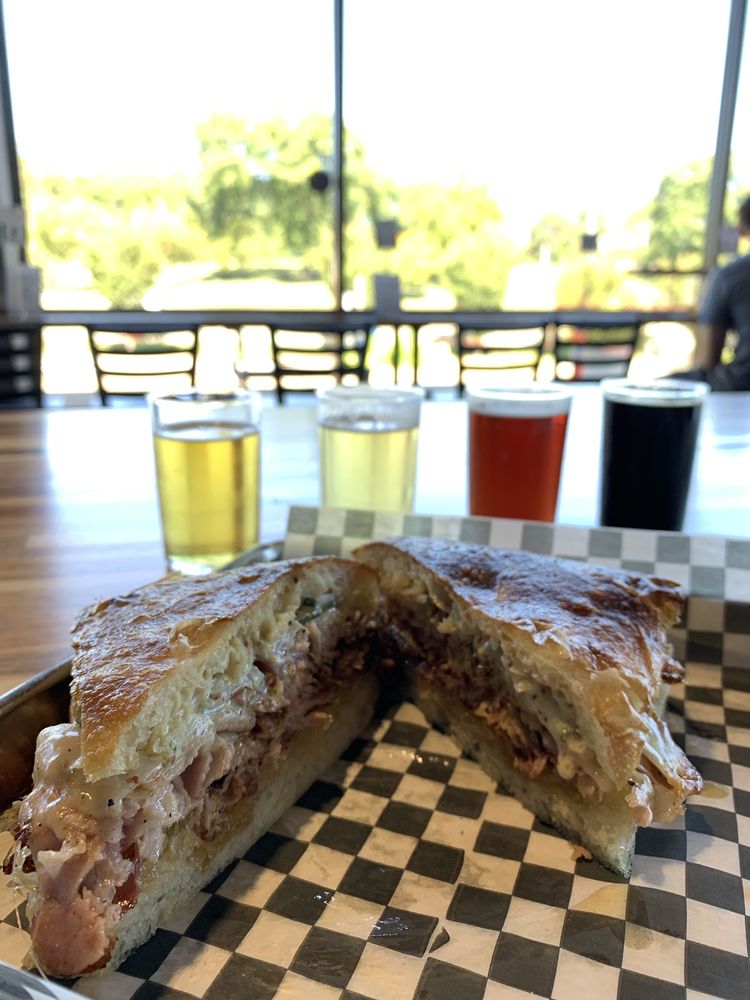 The Kings Oak by Modern Brewery, St. Louis Roadtrippers