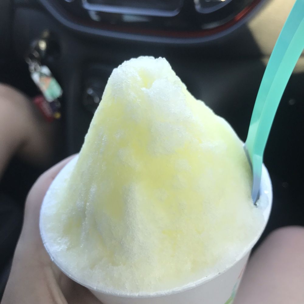 There were numerous just plain ice spots as well and when I got into the snow cone there were just chunks of ice without flavor. There were numerous just plain ice spots as well and when I got into the snow cone there were just chunks of ice without flavor.