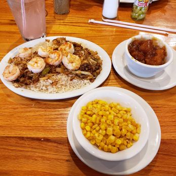 Hannibal's Kitchen - Hannibal's Crab Rice, Sweet Yams & Corn. (Cornbread not pictured) Talk about delicious & great customer service!!! Highly recommended - Barbeque Near Me - Charleston, South Carolina