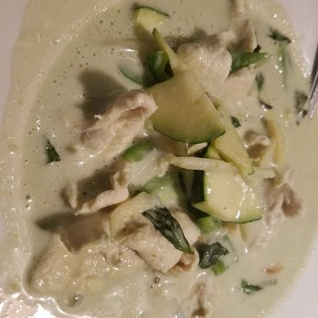 Bangkok Basil - Green curry with chicken - Thai Near Me - Redmond, Washington