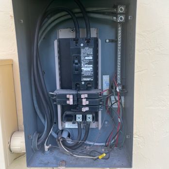 Bowman Electric - Before Bowman Electric missing panel cover - Electricians Near Me - Apopka, Florida Bowman Electric - Before Bowman Electric missing panel cover - Electricians Near Me - Apopka, Florida