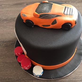Oakleaf Cakes - This is a $300 cake!!! And even $20 stop and shop cake look better than this one! - Bakeries Near Me - Boston, Massachusetts Oakleaf Cakes - This is a $300 cake!!! And even $20 stop and shop cake look better than this one! - Bakeries Near Me - Boston, Massachusetts