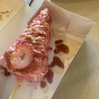 Drizzle Cheesecakes - Strawberry Crunch - Desserts Near Me - Irving, Texas