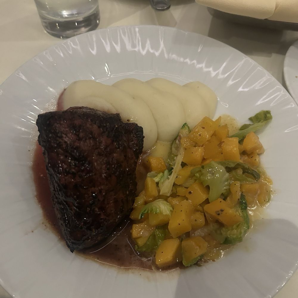 Henry's Steakhouse - Sirloin steak with mashed potatoes and squash medley - Steakhouses Near Me - Placerville, California