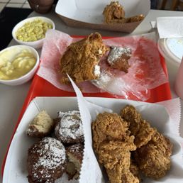 Chicken dinners with sides Chicken dinners with sides