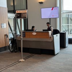 Air Canada - It never hurts to smile.