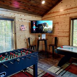 Rivers Bluff Cabins - Our Dawn's Early Peak cabin.  1 bedroom with game room
