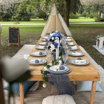 Heavenly Escapes - Bach party picninc In Charleston SC https://heavenlyescapescharleston.com/bachelorette-party-charleston - Wedding Planning Near Me - Ladson, South Carolina
