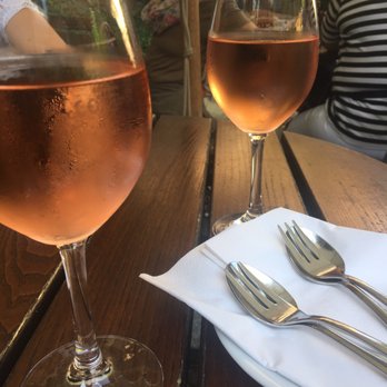 Café Wintergarten - House rosé. - Cafes Near Me - Berlin, BE