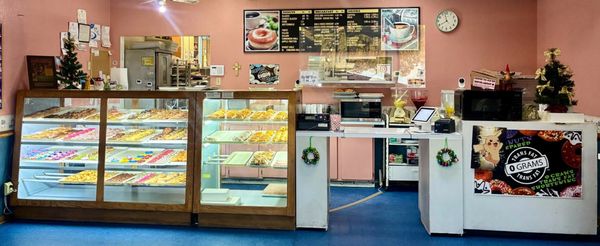 Dale's Donuts by null