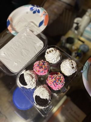 Cold Stone Creamery by null