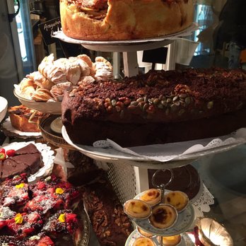 De Laatste Kruimel - Apple Pie on top. - Coffee & Tea Near Me - Amsterdam, New Hampshire