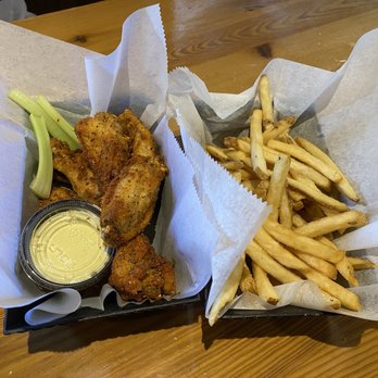 Wonderland Diner - Creole Dry Rub Wings with Buttermilk Aioli and Fries - Diners Near Me - Milwaukee, Wisconsin