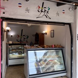 Paris Café - View of shop from outside