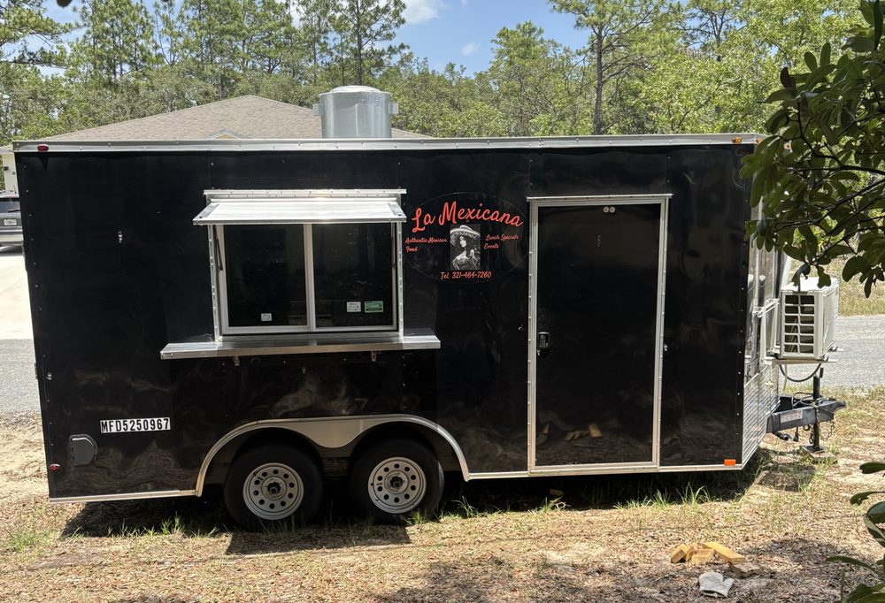 La Mexicana Food Truck Logo