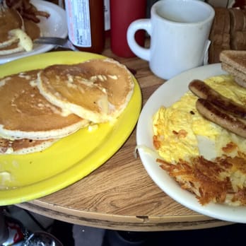Peanuts Deluxe Cafe - Eggs sausage and toast with Hotcakes - Diners Near Me - San Jose, California