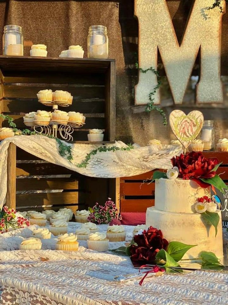 Cakes by Reba Logo