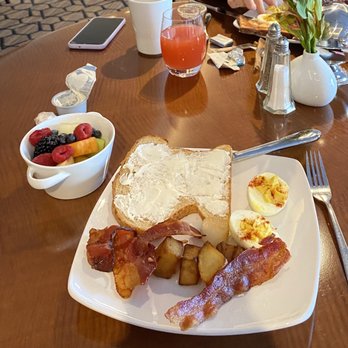 The Lancaster Hotel - Enjoying the complementary breakfast. - Hotels Near Me - Houston, Texas The Lancaster Hotel - Enjoying the complementary breakfast. - Hotels Near Me - Houston, Texas