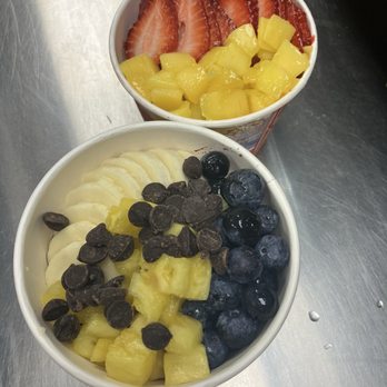 Ubatuba Açaí - Burbank - Medium açaí bowl - Acai Bowls Near Me - Burbank, California Ubatuba Açaí - Burbank - Medium açaí bowl - Acai Bowls Near Me - Burbank, California