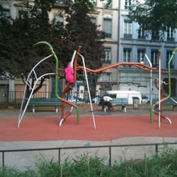 Square Raspail - Pour les grands