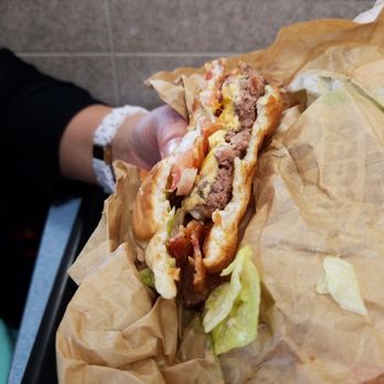 Burger King - Whopper with bacon and cheese - Fast Food Near Me - North Hempstead, New York Burger King - Whopper with bacon and cheese - Fast Food Near Me - North Hempstead, New York