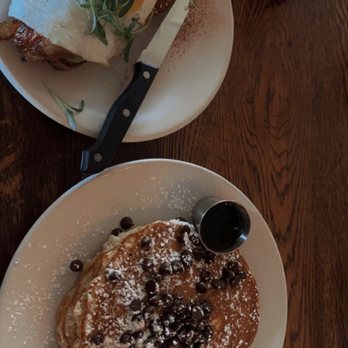 Fàme Caffe - Pancakes and avocado toast with raspberry lemonade - Coffee & Tea Near Me - Phoenix, Arizona Fàme Caffe - Pancakes and avocado toast with raspberry lemonade - Coffee & Tea Near Me - Phoenix, Arizona