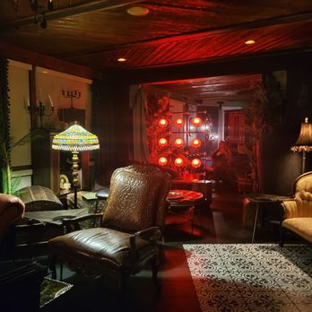 Harlow’s - Relaxing area - American Near Me - Bonsall, California