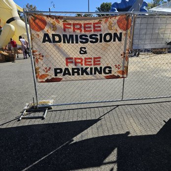 The Valencia Pumpkin - Free Admission & Free Parking - Pumpkin Patches Near Me - Santa Clarita, California The Valencia Pumpkin - Free Admission & Free Parking - Pumpkin Patches Near Me - Santa Clarita, California