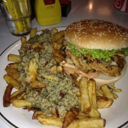 Funky Burger - Burger Tous Poule Un ! Et frites maison supplément ail ! Yeaaaah !